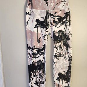 Soybu Paramount 7/8 legging Size small, nude mauve print